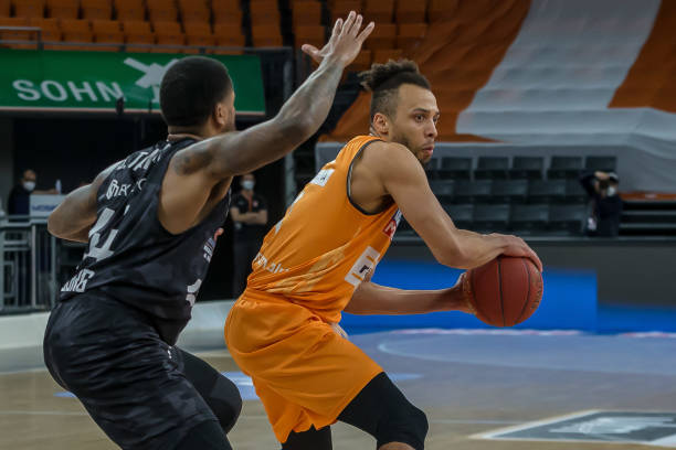 并在关键时 并在关键时