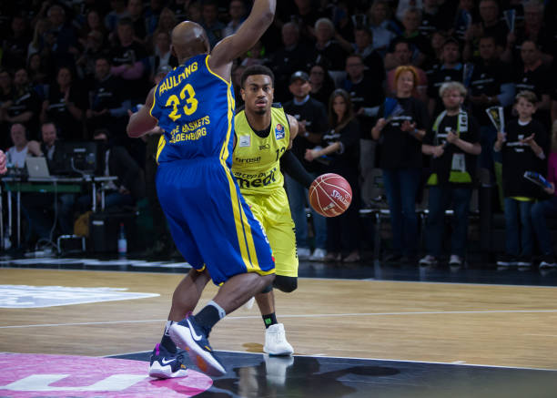 的直接对手 的直接对手